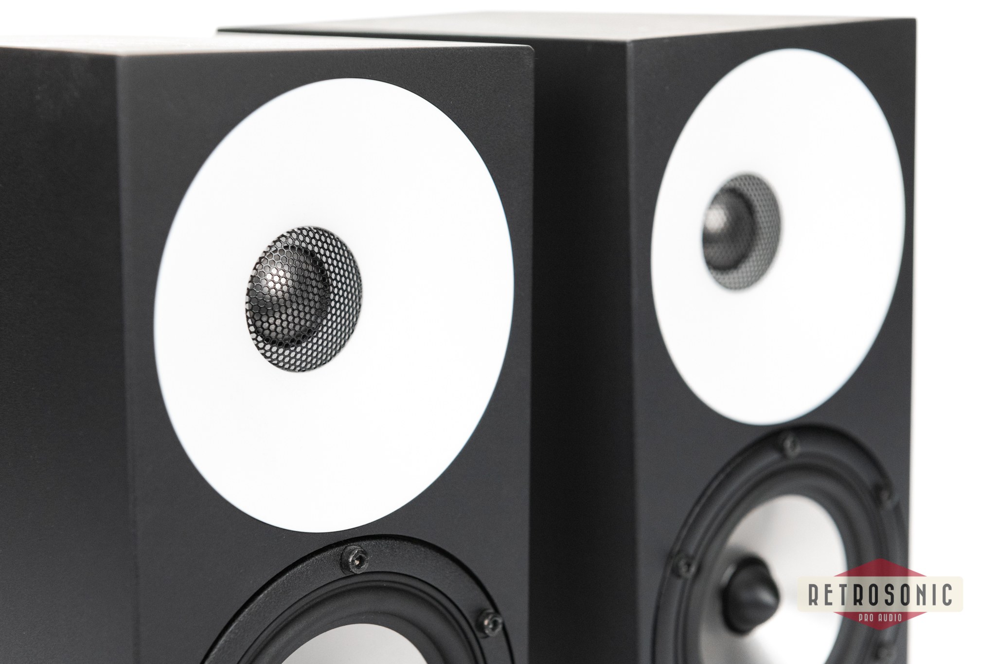 Amphion One 12 Studio Monitor- and AMP100 pair with cables in wooden case