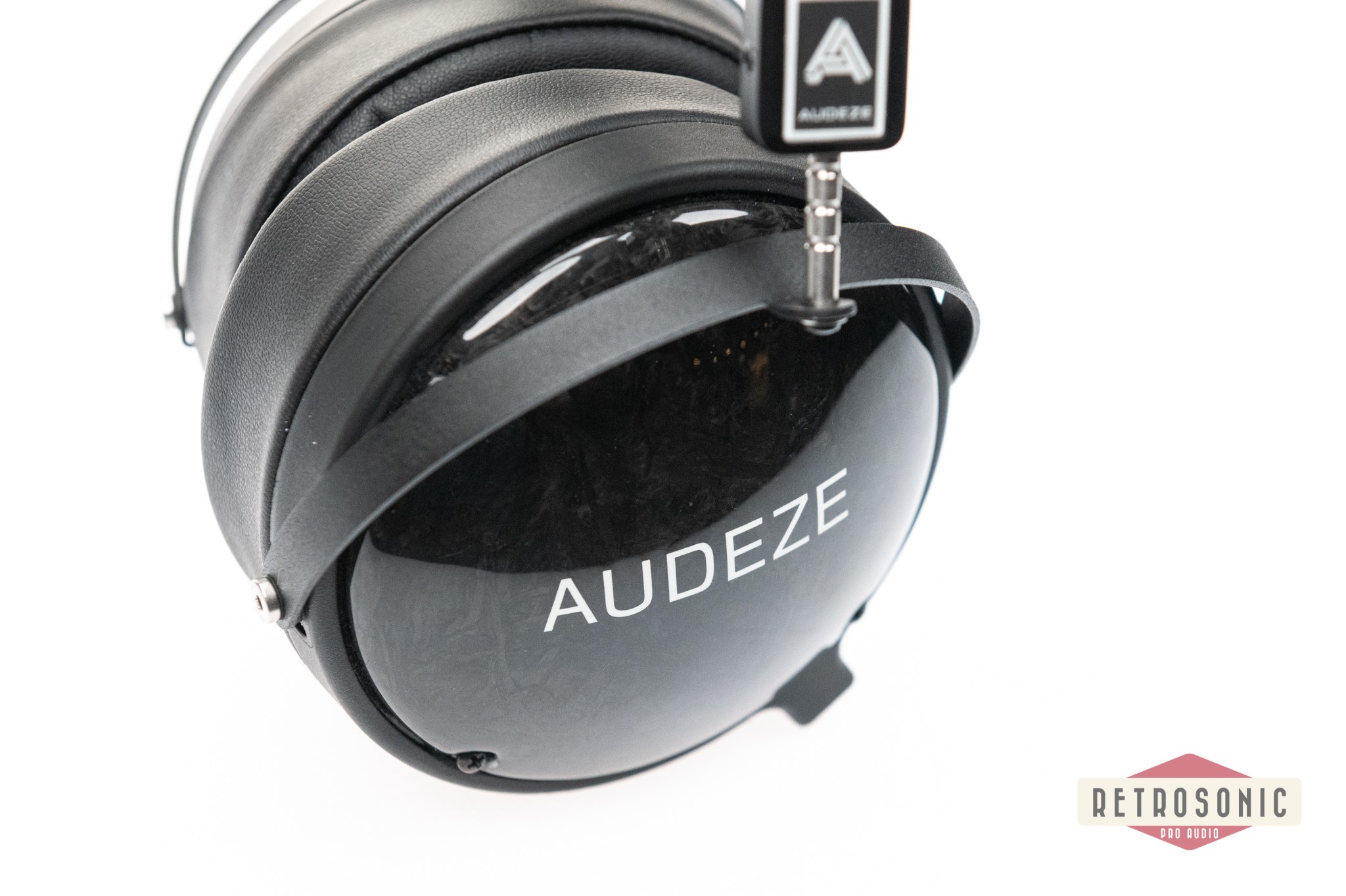 Audeze LCD2 Classic Closed Back Leather Free w. CE Case EX DEMO