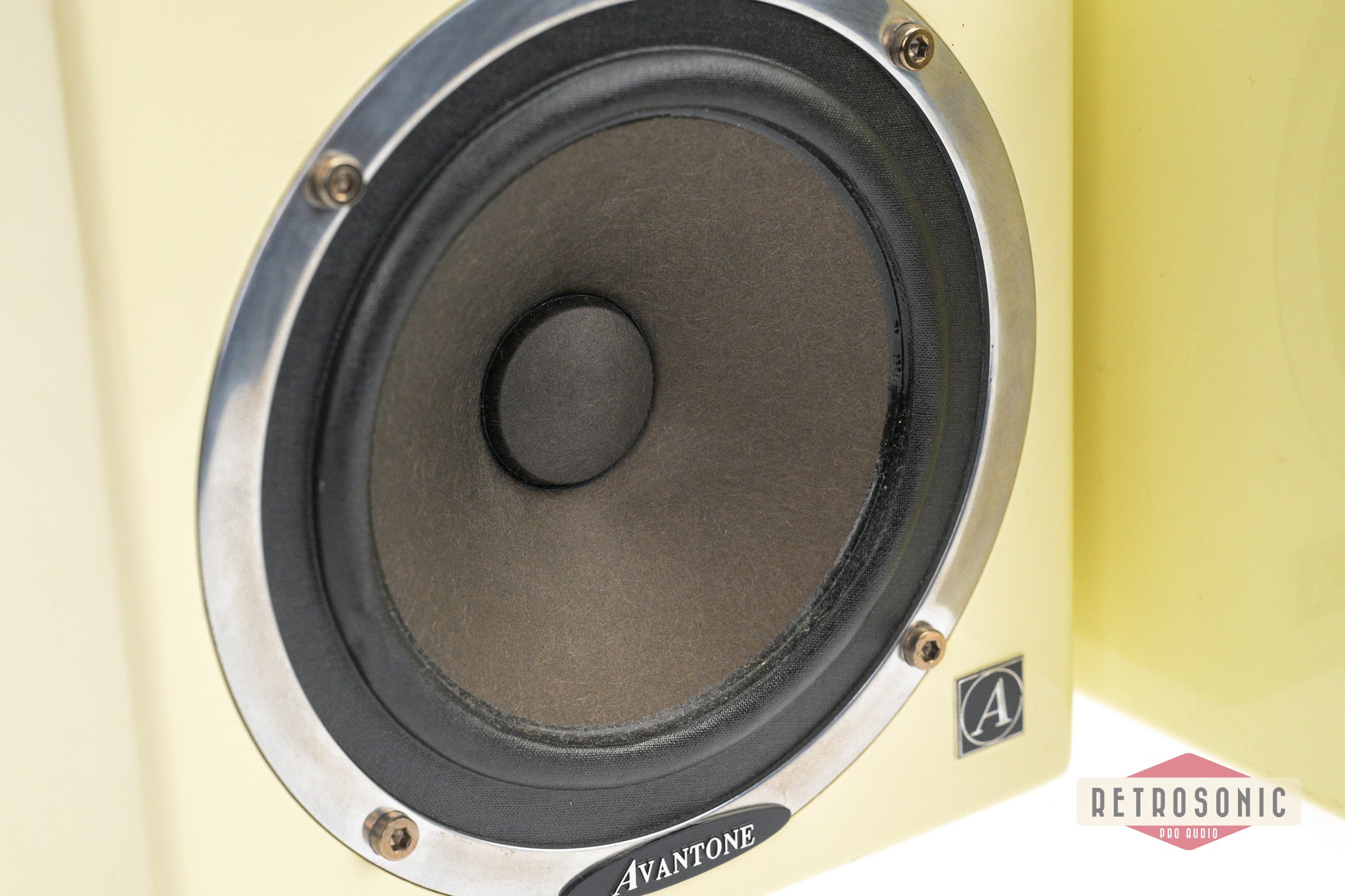 Avantone Active MixCube Cream pair