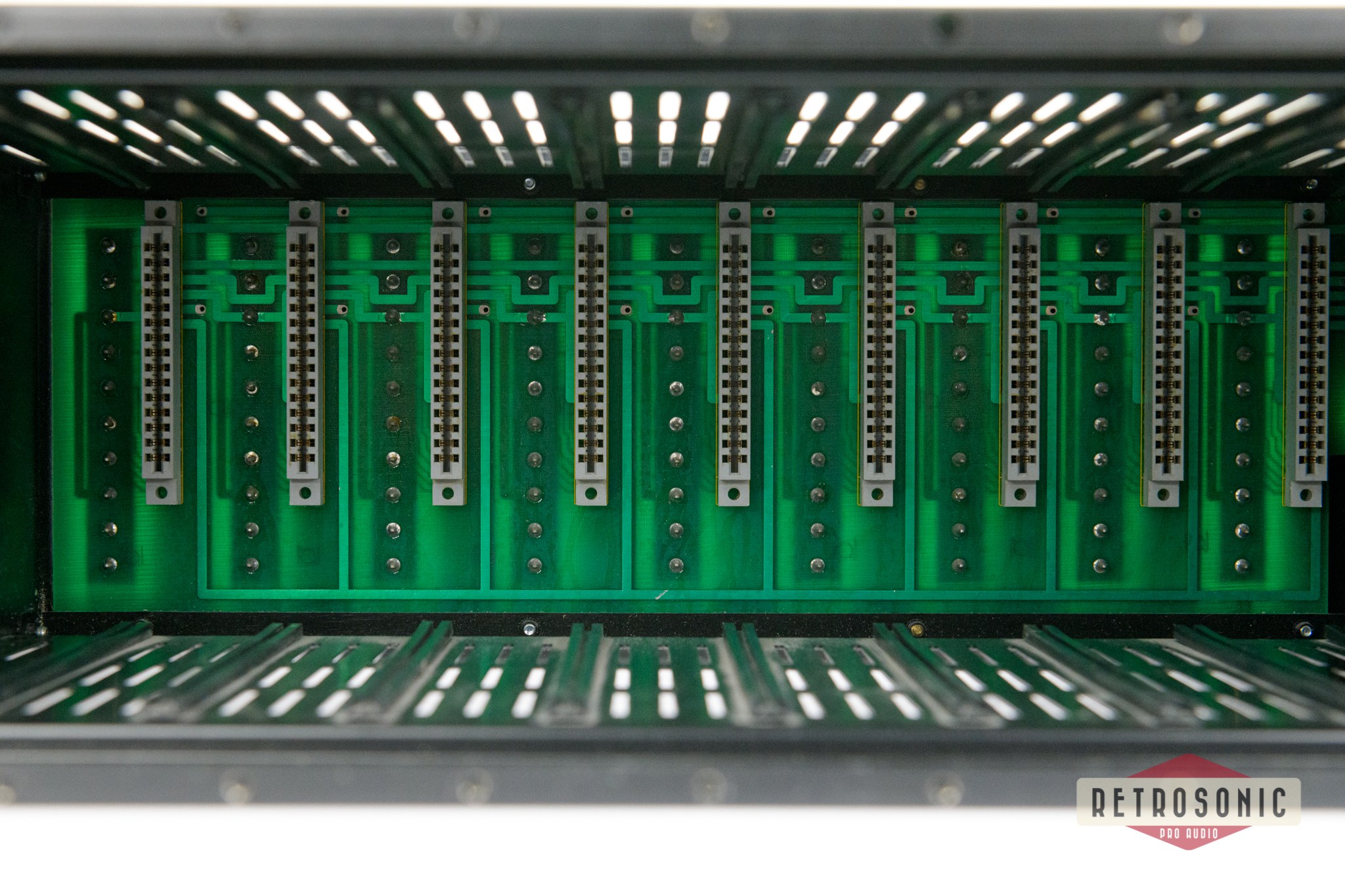 DBX 900 9-Slot Rack