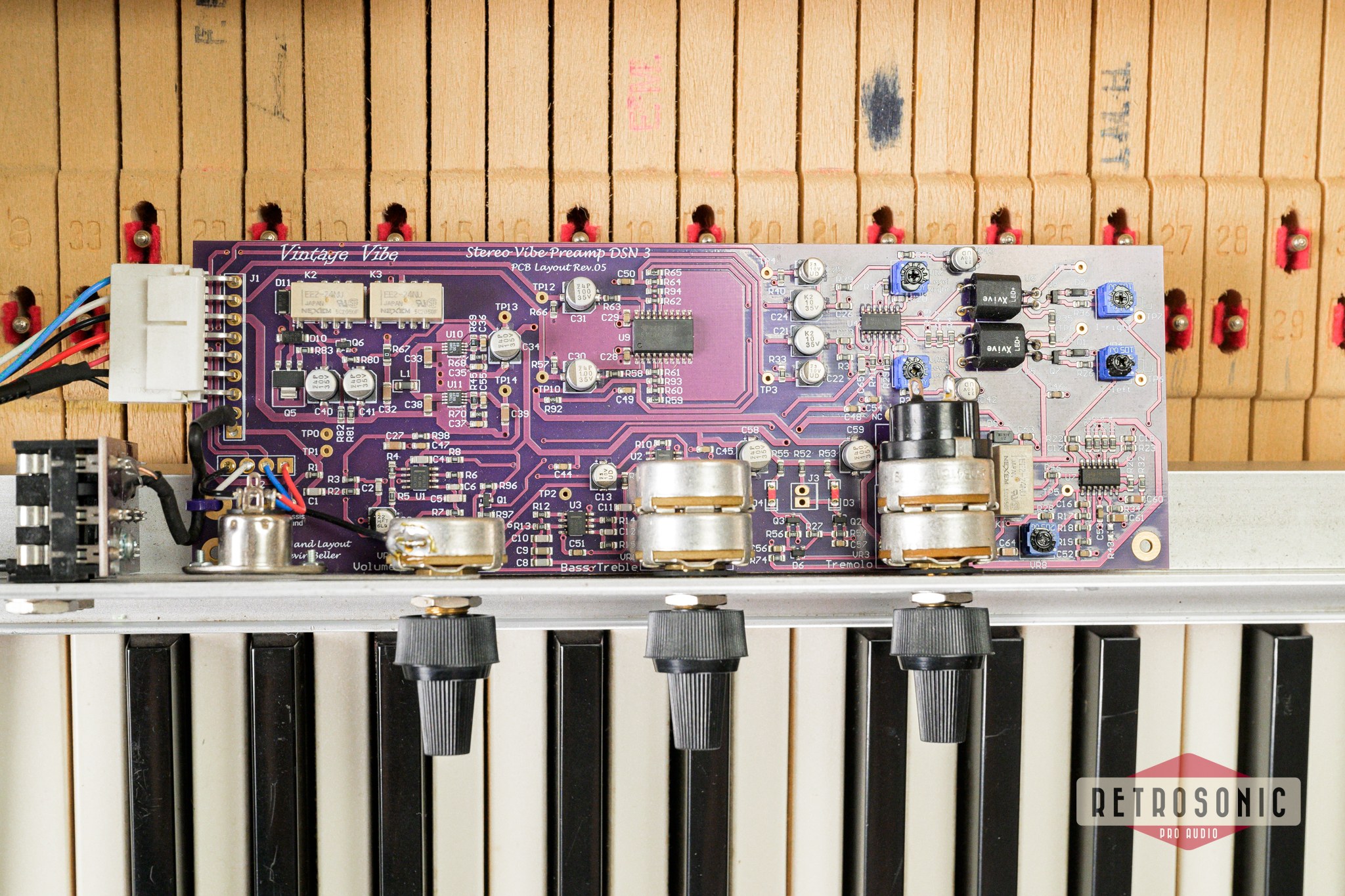 Fender Rhodes Mk1 73 Stage with VV Stereo Vibe Preamp