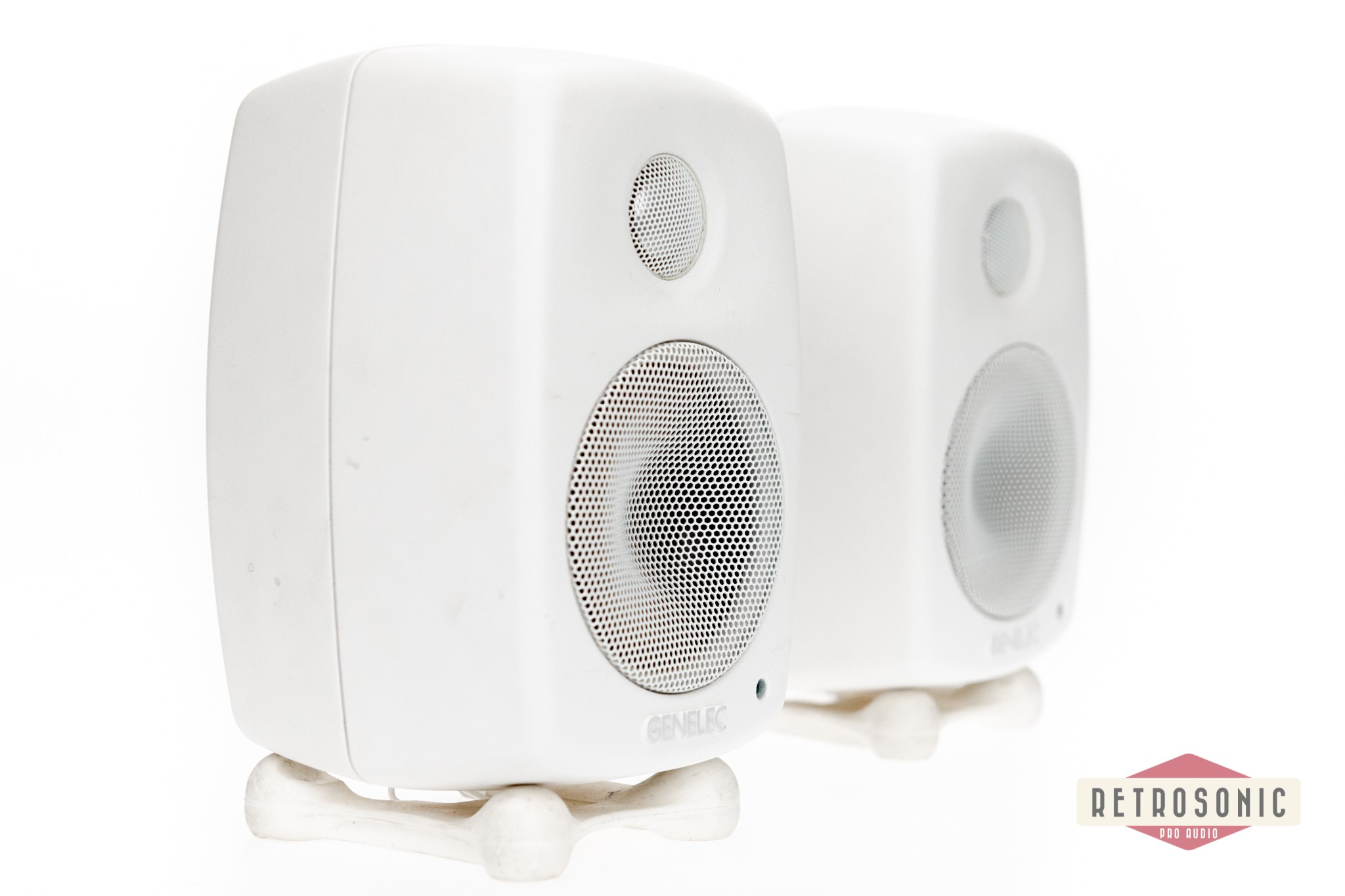 Genelec 6010A Active Monitor pair white