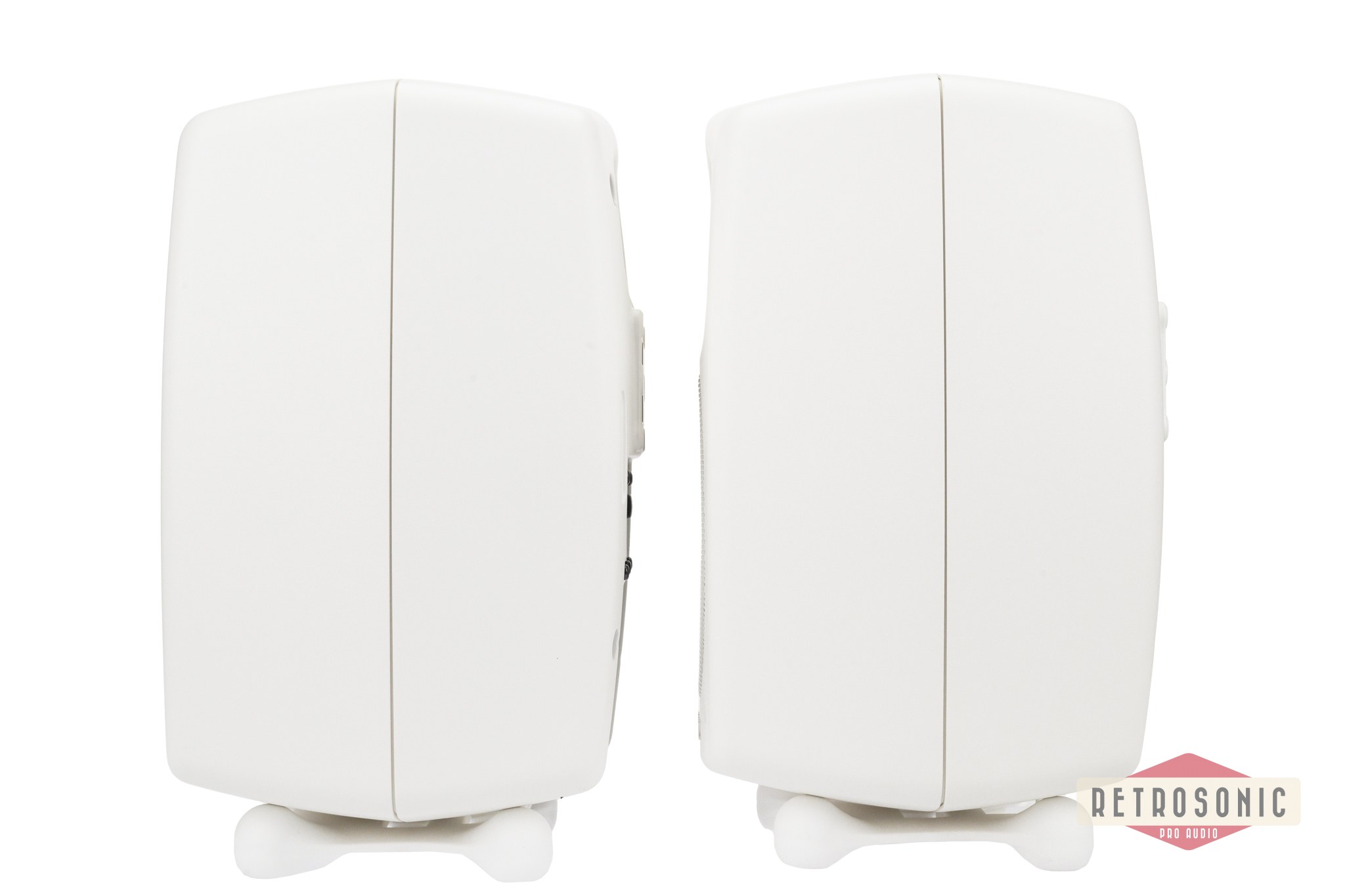 Genelec Stereo 8330AW bundle pack consisting of two 8330AW, GLM User kit and 9310BM volume control