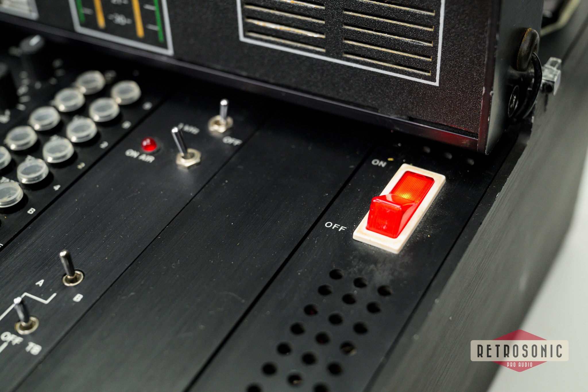 Kajaani UT MIX 8/2 Analog Broadcast Mixing Console