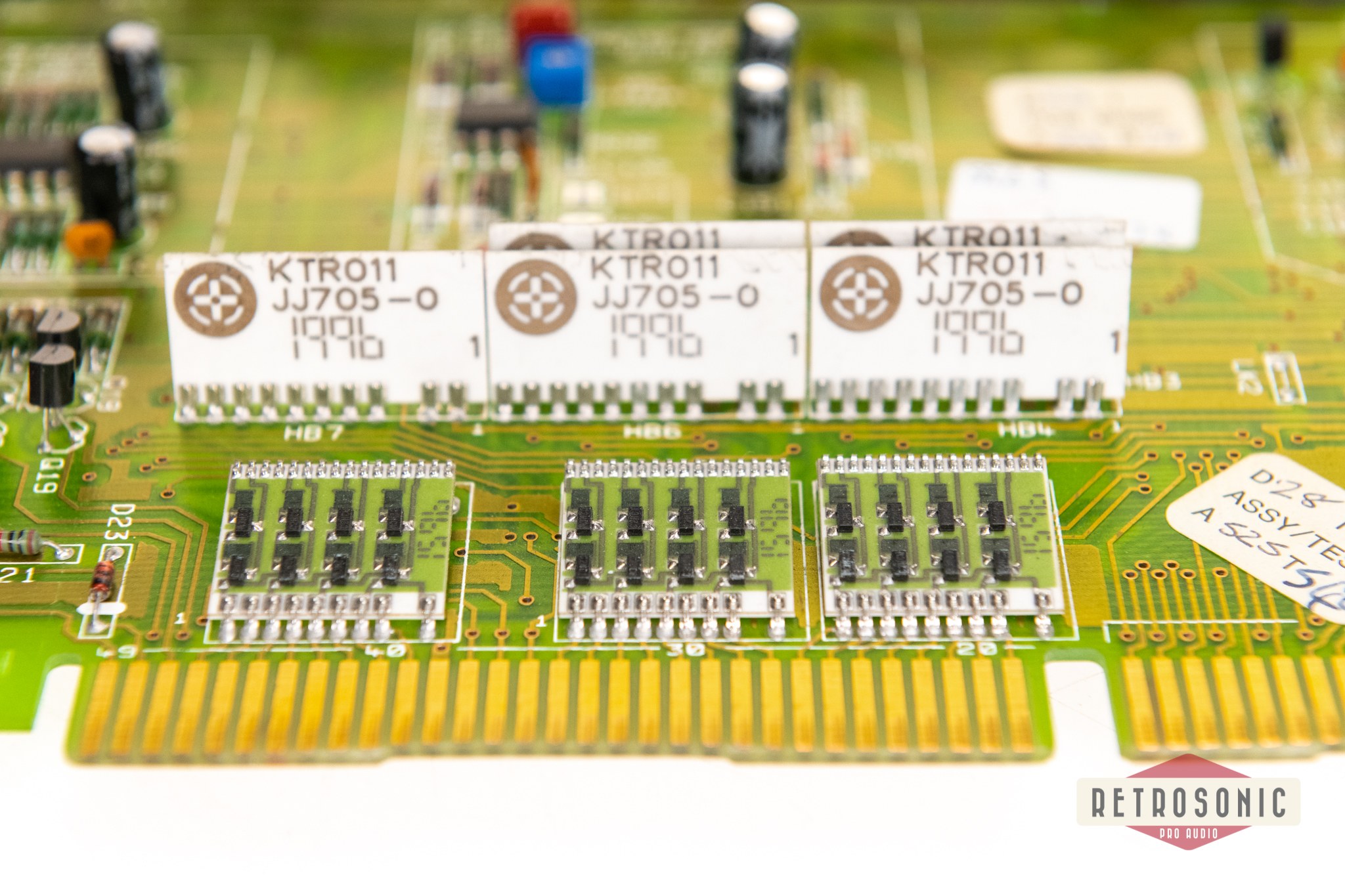 Midas XL4 XL401 Mono Input Module, no EQ & caps 38pcs available. Price per piece