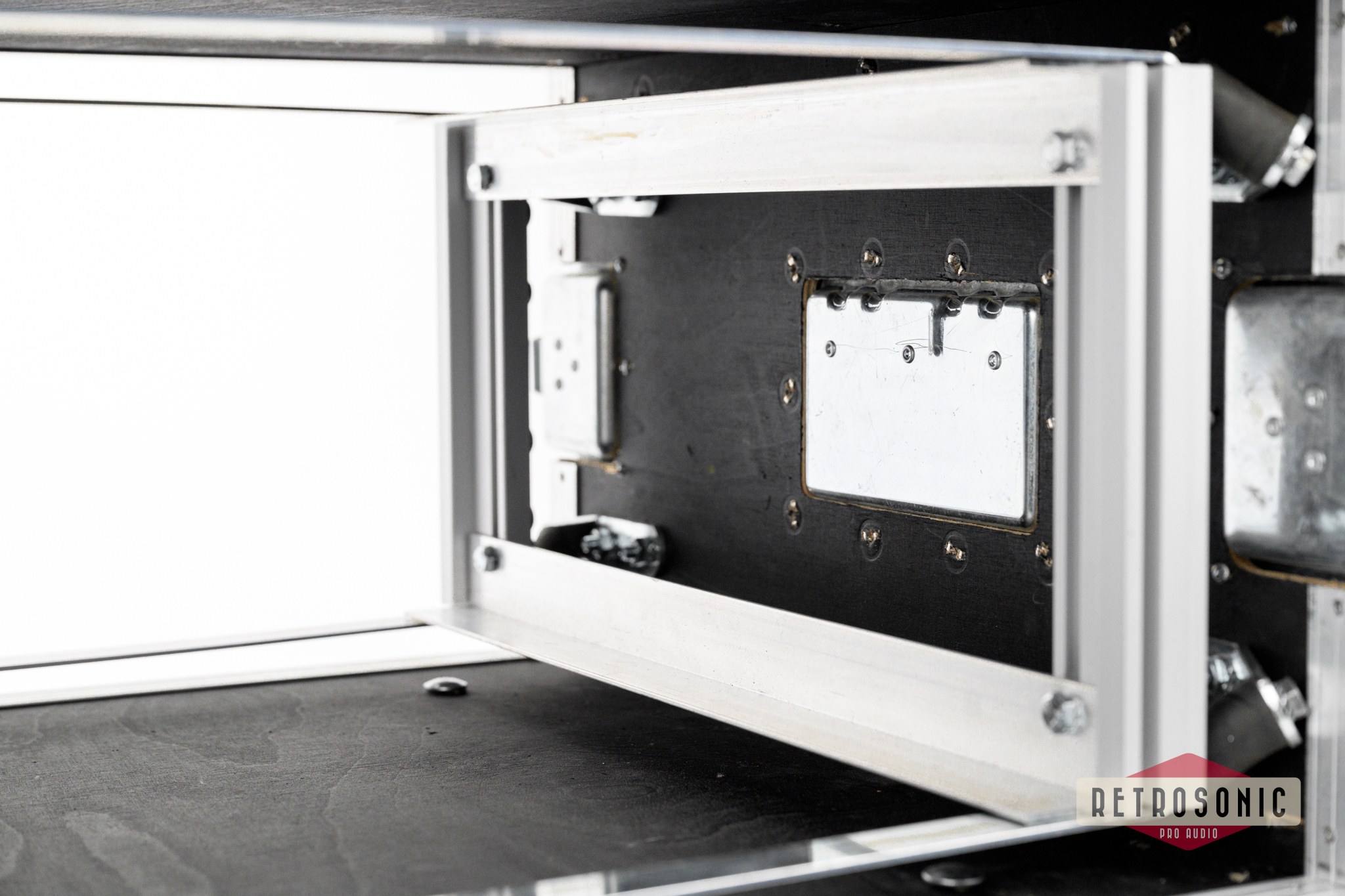 Rack Case 4Unit with internal shock insulation #1