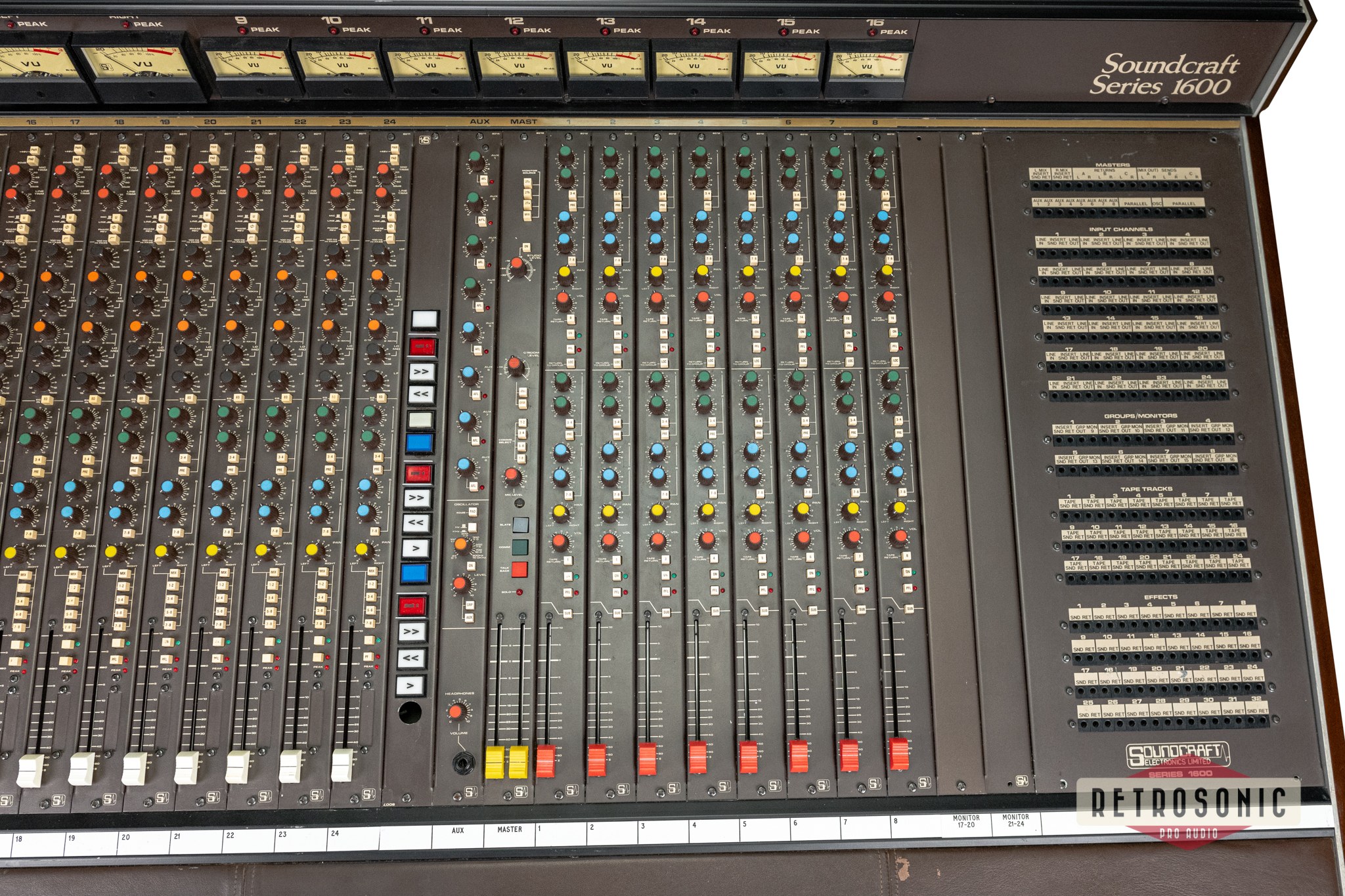 Soundcraft Series 1600 24/8/16 Producer Analog Mixing console