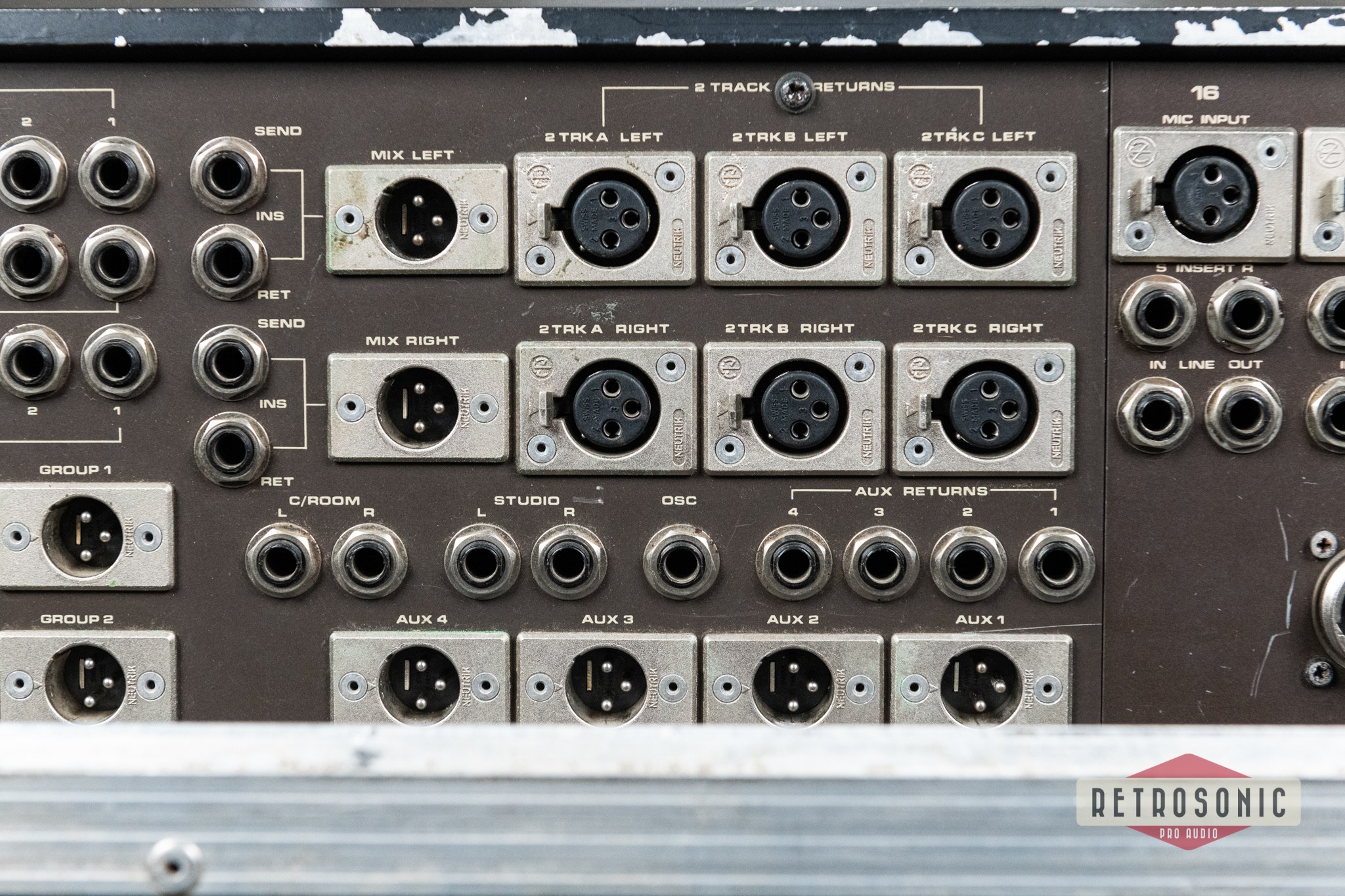 Soundcraft Series 800 32/8/2 Analog Mixing Console. Cased.