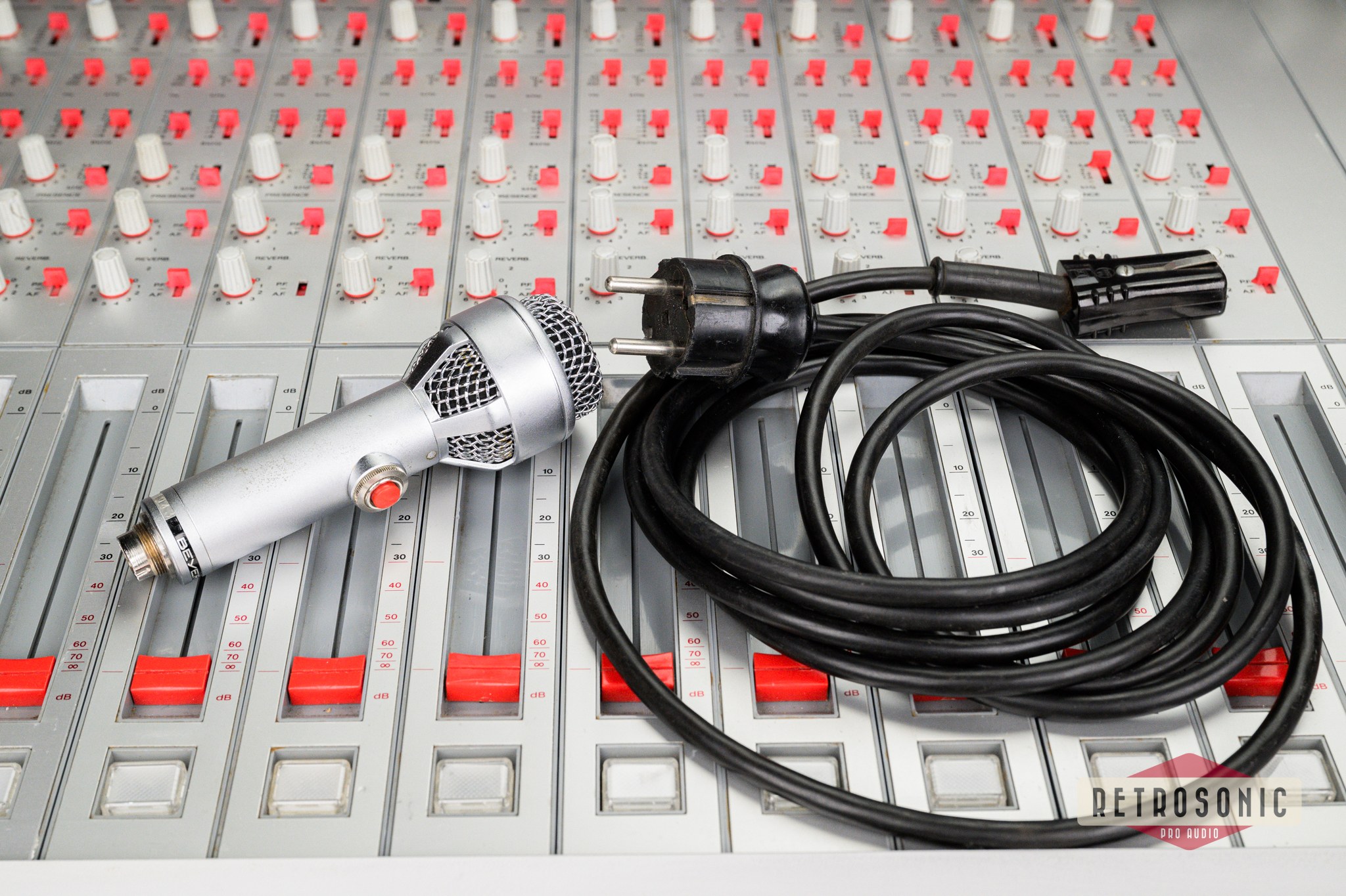 Studer 089 MK1 12/2 Analog Mixing Console