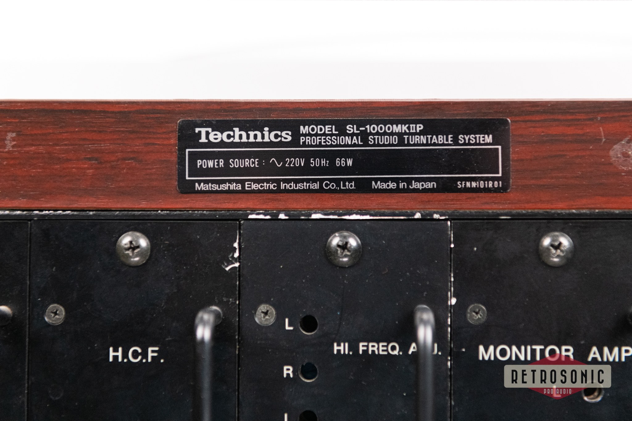 Technics SL-1000 MKIIP Pro Turntable w. Floorstand and Borom Tone Arm