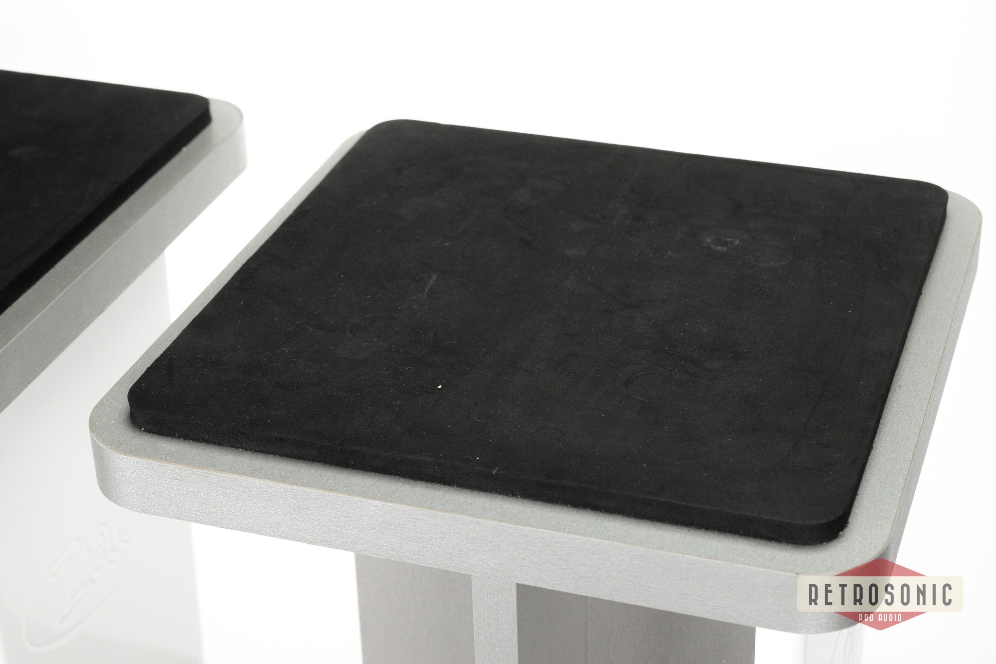 Zaor Stand Croce 42 Pair White Gloss/Grey Ex Demo